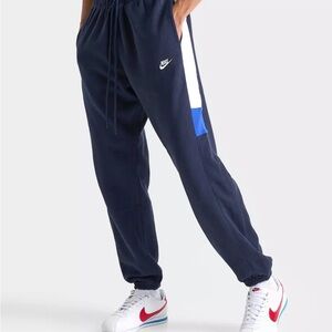 Nike Men's Navy Blue and White Colorblock Joggers